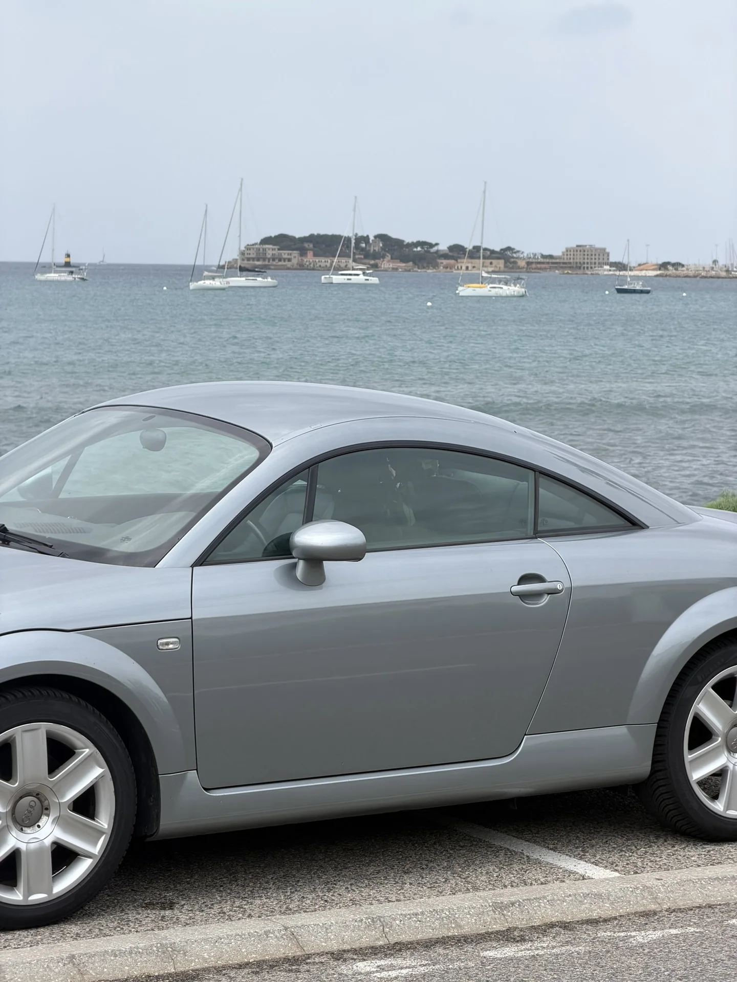 Audi TT Coupé MK1 — ambiance