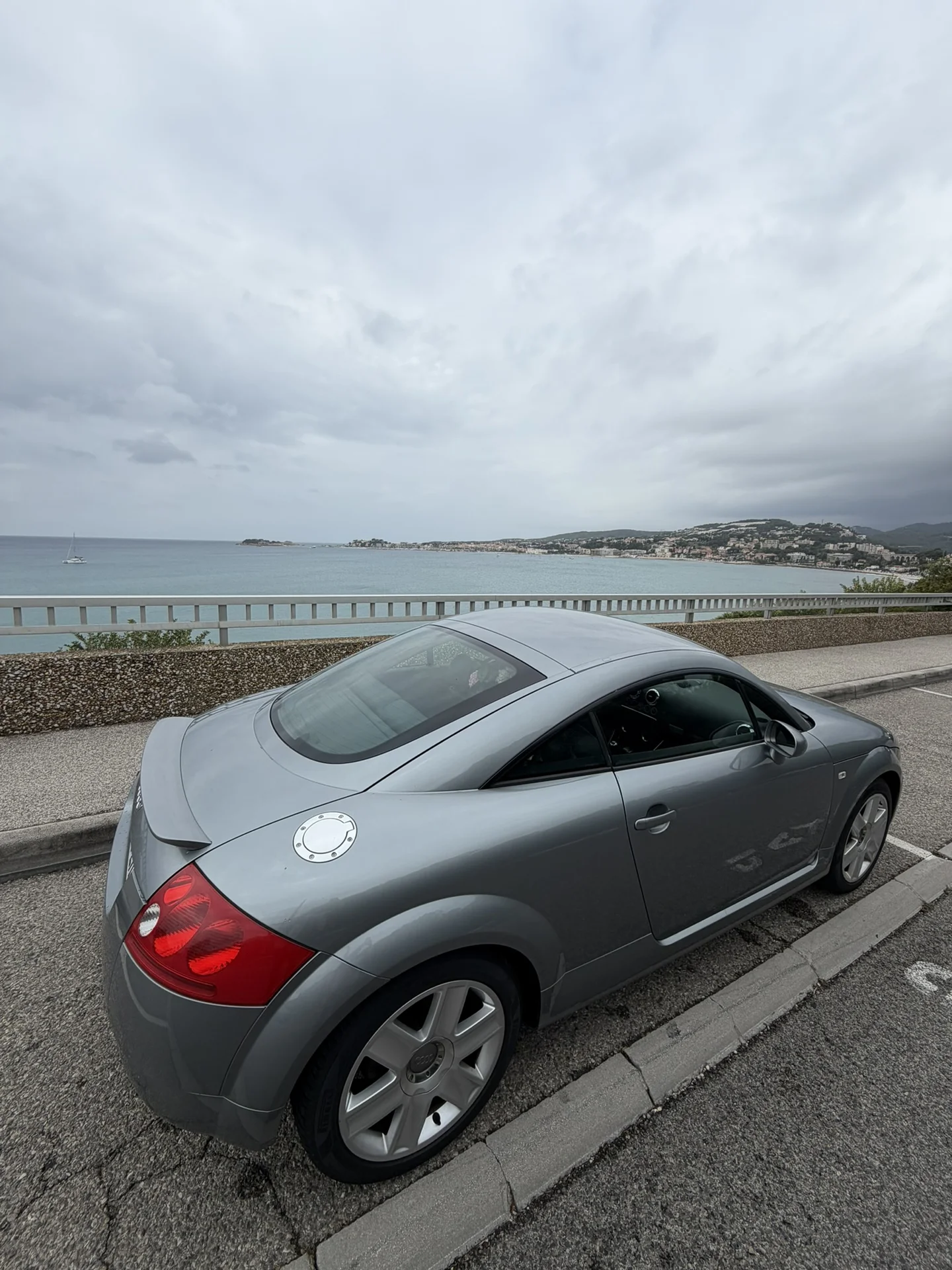 Audi TT Coupé MK1 — ambiance