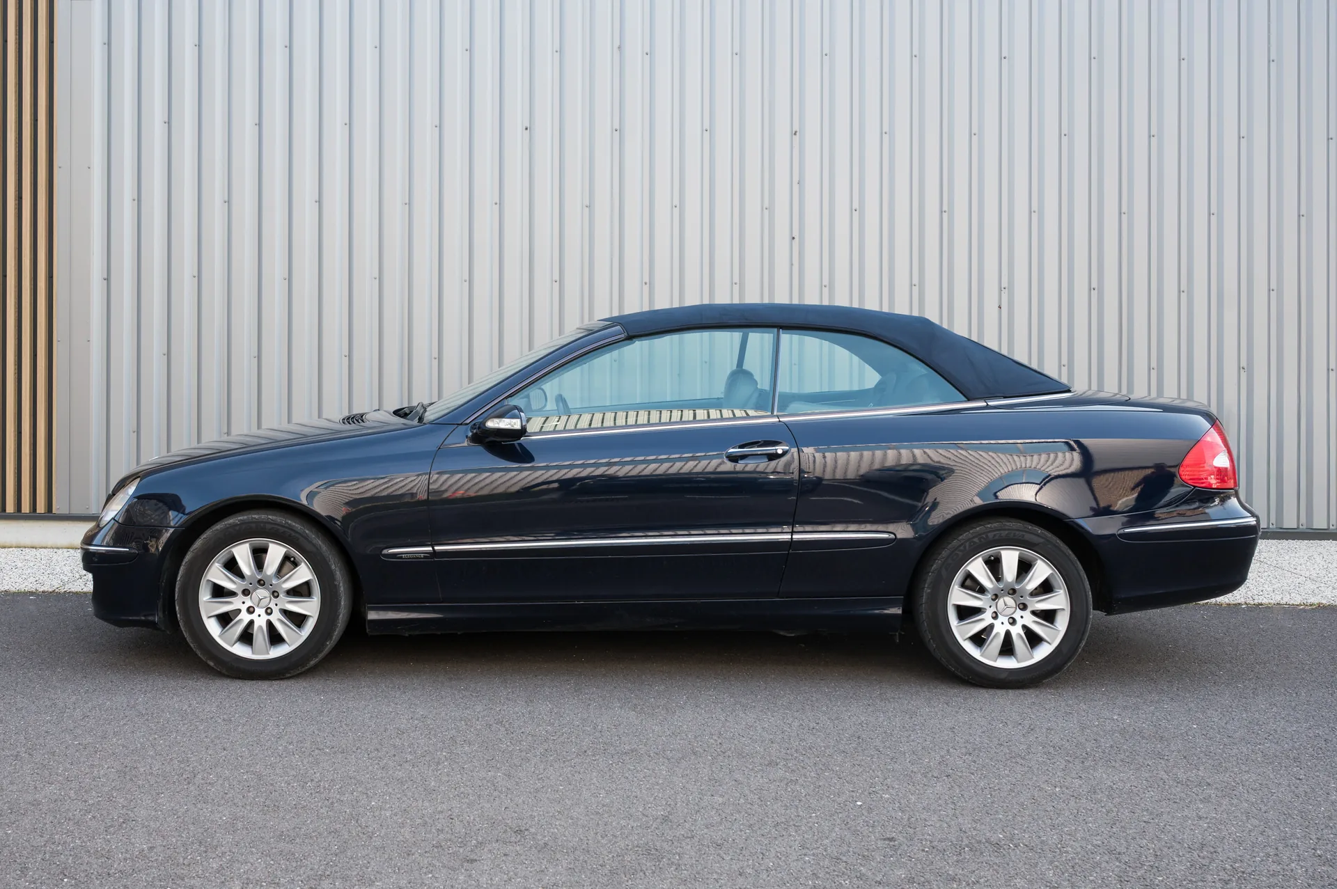 Mercedes CLK 200 — capote ouverte détail