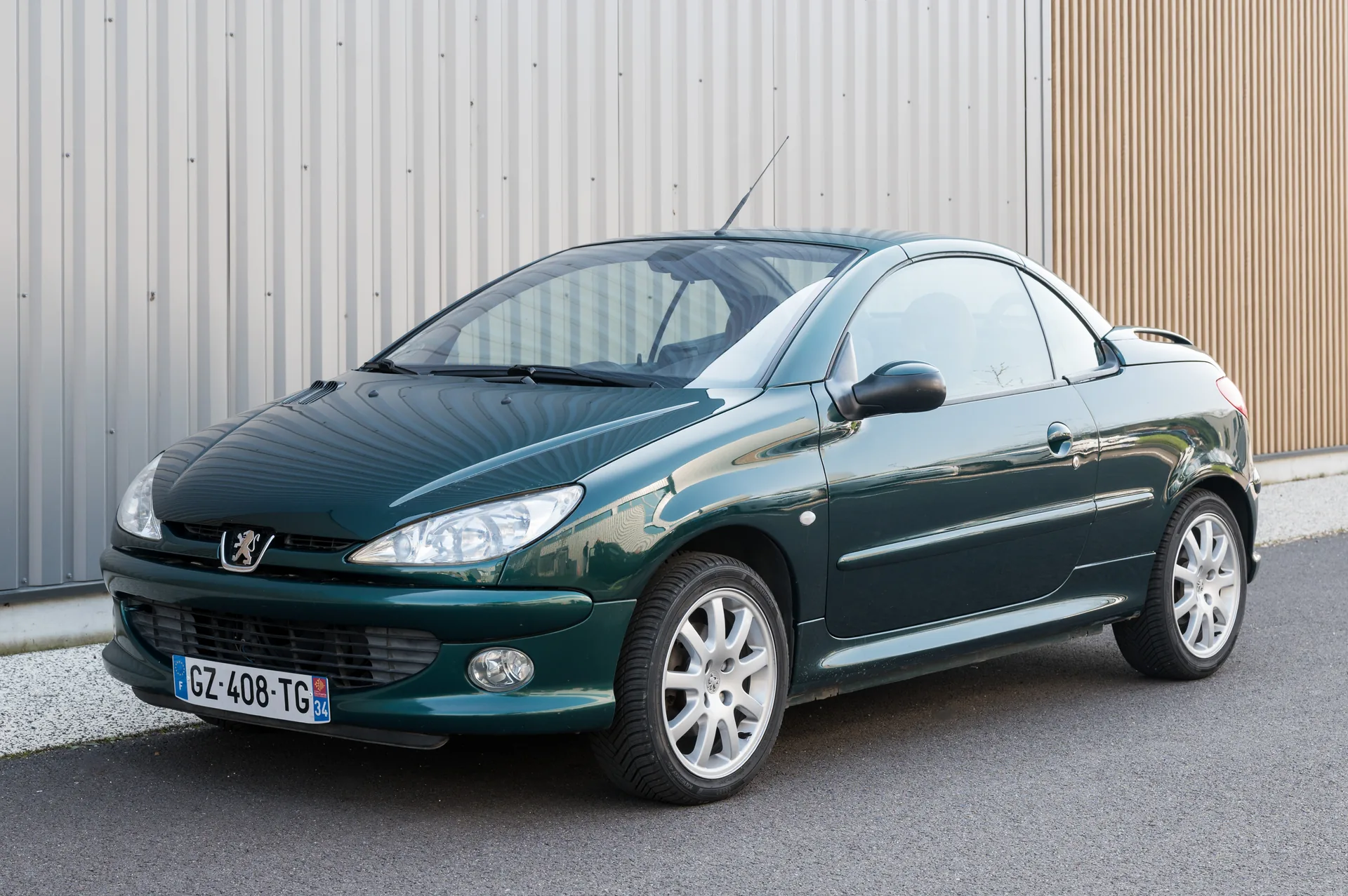Peugeot 206 CC — capote ouverte
