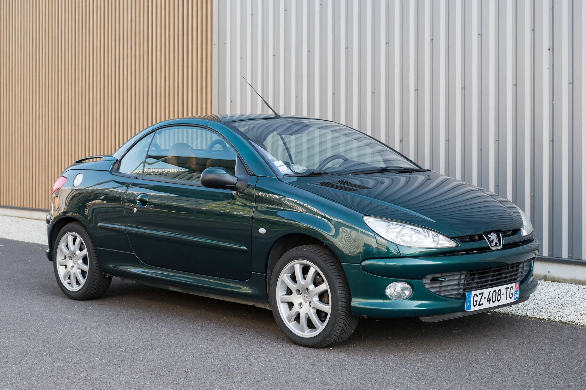 Peugeot 206 CC Roland Garros — trois quarts arrière