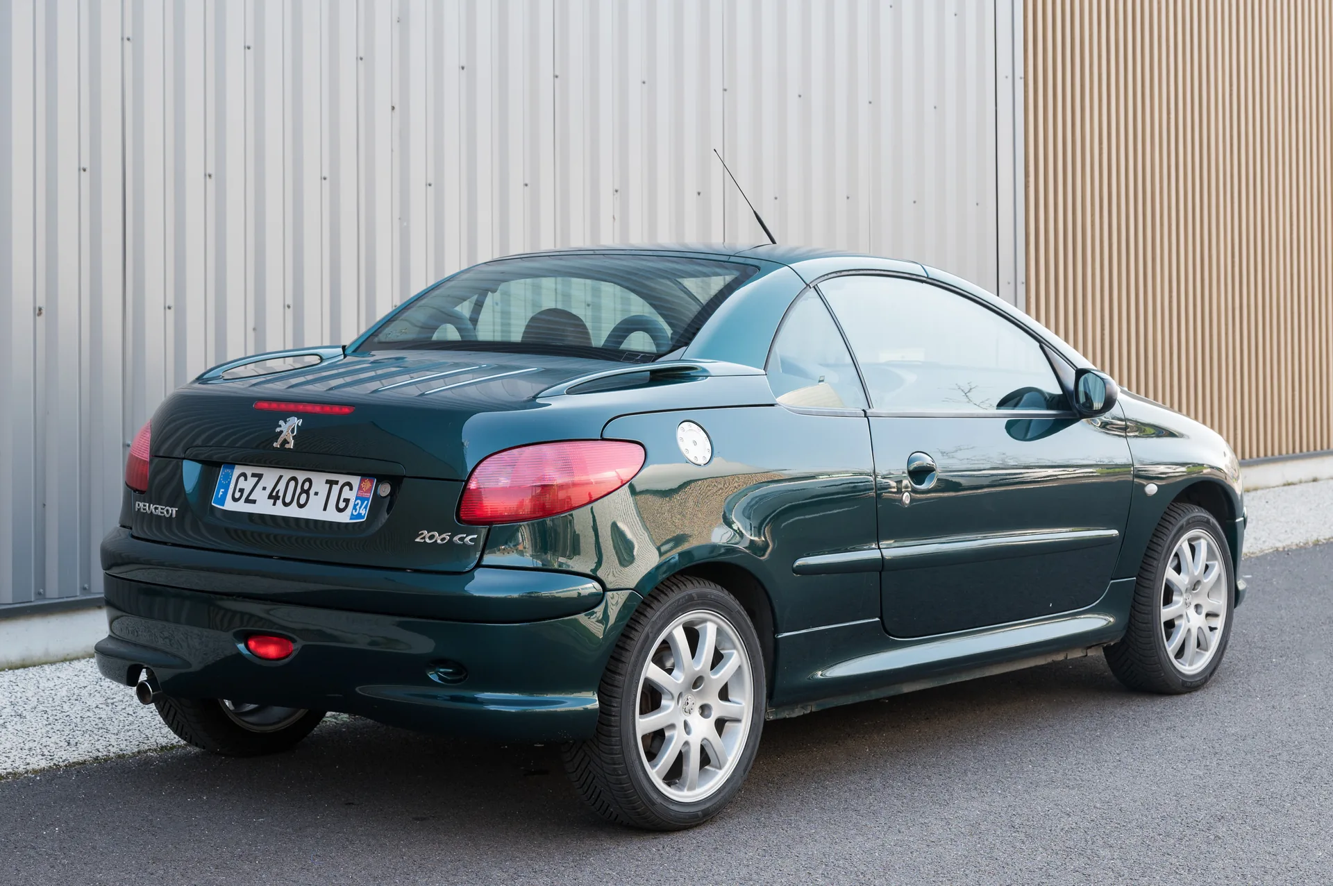 Peugeot 206 CC — arrière, toit replié